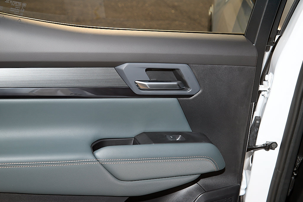 New 2027 GMC Terrain AT4 w/ Technology Package II AWD/4WD image 31