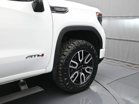 Used 2023 GMC Sierra 1500 AT4 w/ Technology Package AWD/4WD image 48