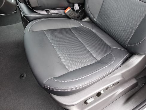 Used 2024 Chevrolet Silverado 1500 LT AWD/4WD image 18