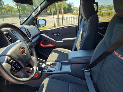 Used 2024 Nissan Frontier PRO-4X w/ Technology Package image 11