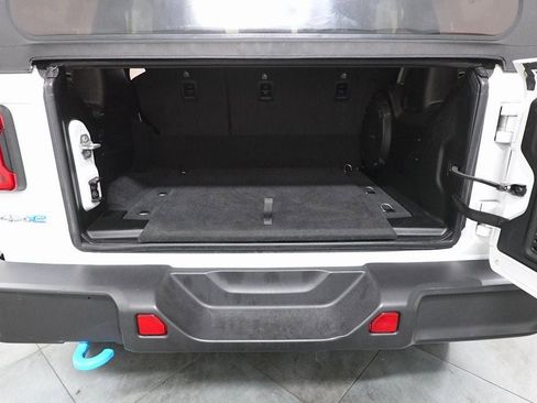 Used 2023 Jeep Wrangler Unlimited Sahara image 25