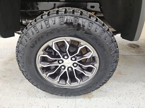 Used 2022 Chevrolet Colorado ZR2 image 7