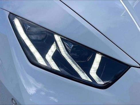 Used 2021 Lamborghini Huracan EVO image 24