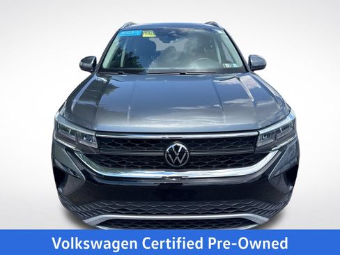 Certified 2023 Volkswagen Taos SE w/ Black Wheel Package FWD image 9