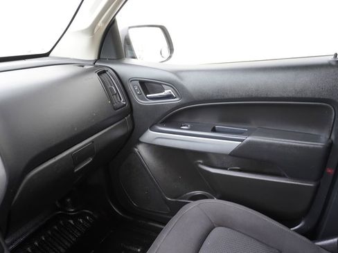 Used 2022 Chevrolet Colorado LT w/ Fleet Safety Package image 27