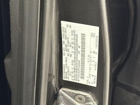 Used 2015 Ford Escape Titanium FWD image 28