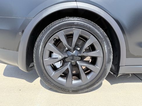 Used 2022 Tesla Model X image 13