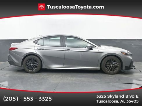 Used 2026 Toyota Camry SE image 1