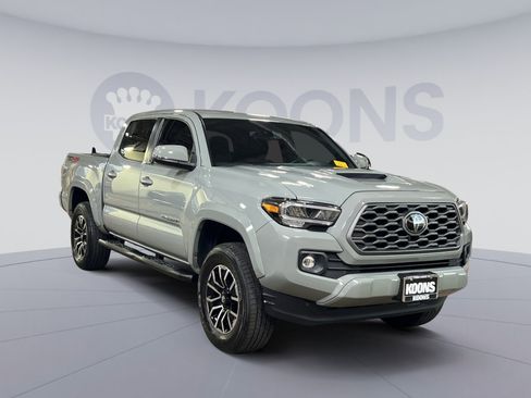 Used 2022 Toyota Tacoma TRD Sport image 10