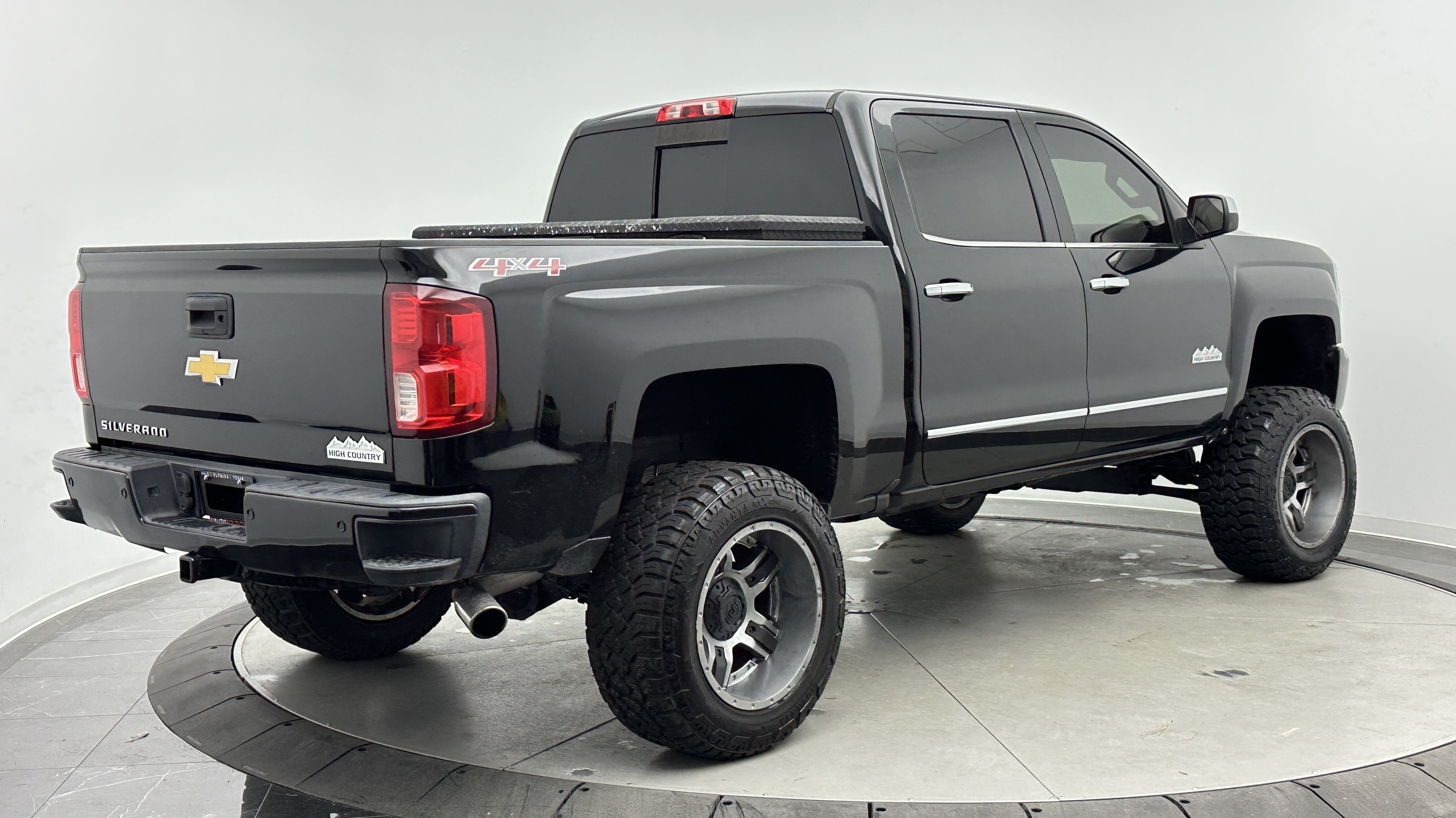 Used 2017 Chevrolet Silverado 1500 High Country AWD/4WD image 7