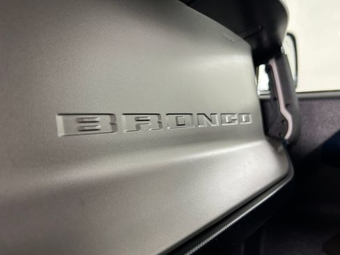 Used 2022 Ford Bronco Outer Banks w/ Sasquatch Package AWD/4WD image 16