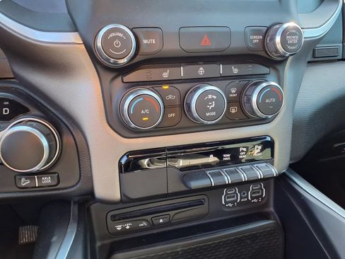 Used 2019 RAM 1500 Big Horn AWD/4WD image 14
