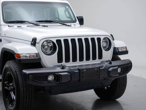 Used 2019 Jeep Wrangler Unlimited Sahara AWD/4WD image 10
