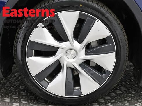 Used 2021 Tesla Model Y Long Range AWD/4WD image 29