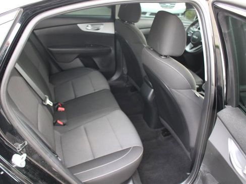 Used 2023 Kia Forte LXS image 12