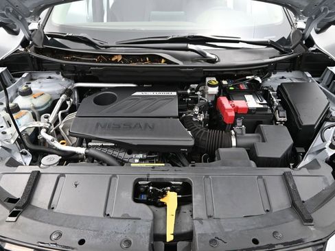 Used 2023 Nissan Rogue SV image 14