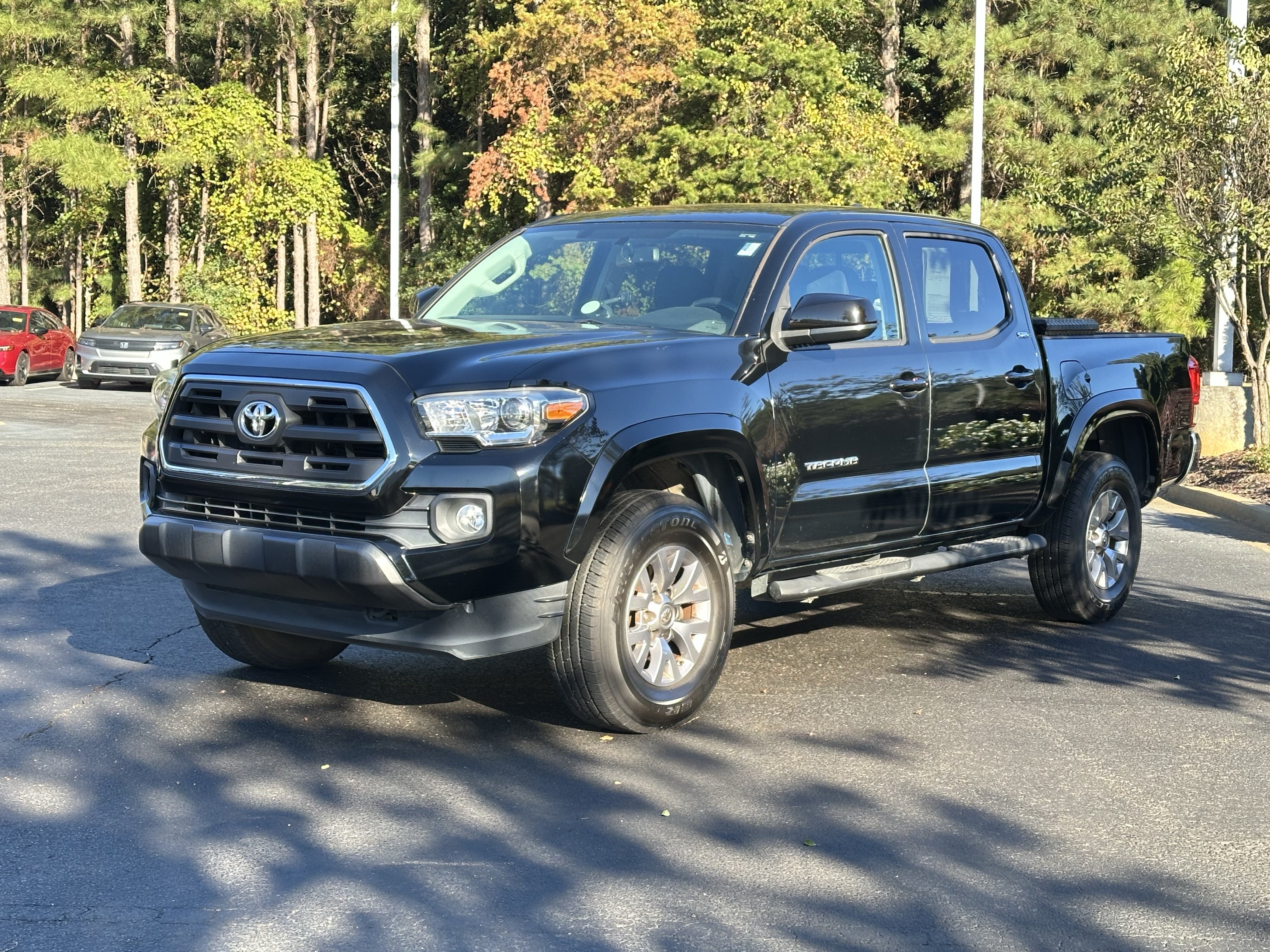 Used 2017 Toyota Tacoma SR5 w/ Tow Package RWD image 5