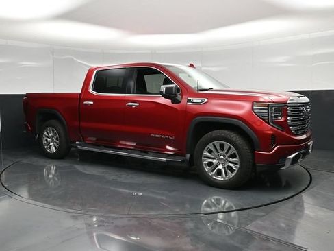 Used 2024 GMC Sierra 1500 Denali w/ Technology Package AWD/4WD image 3