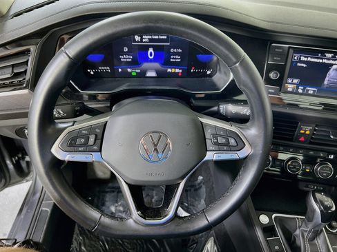 Used 2023 Volkswagen Jetta SE FWD image 11
