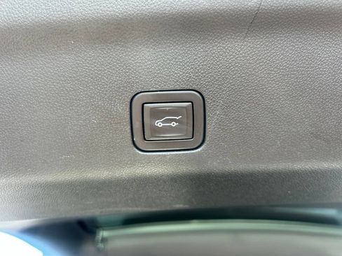 Certified 2023 Chevrolet Tahoe Premier AWD/4WD image 32