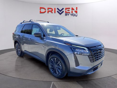 New 2026 Nissan Pathfinder SL w/ SL Premium Package image 7