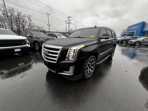 Used 2015 Cadillac Escalade Luxury image 21