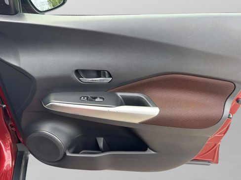 Used 2018 Nissan Kicks SR image 22