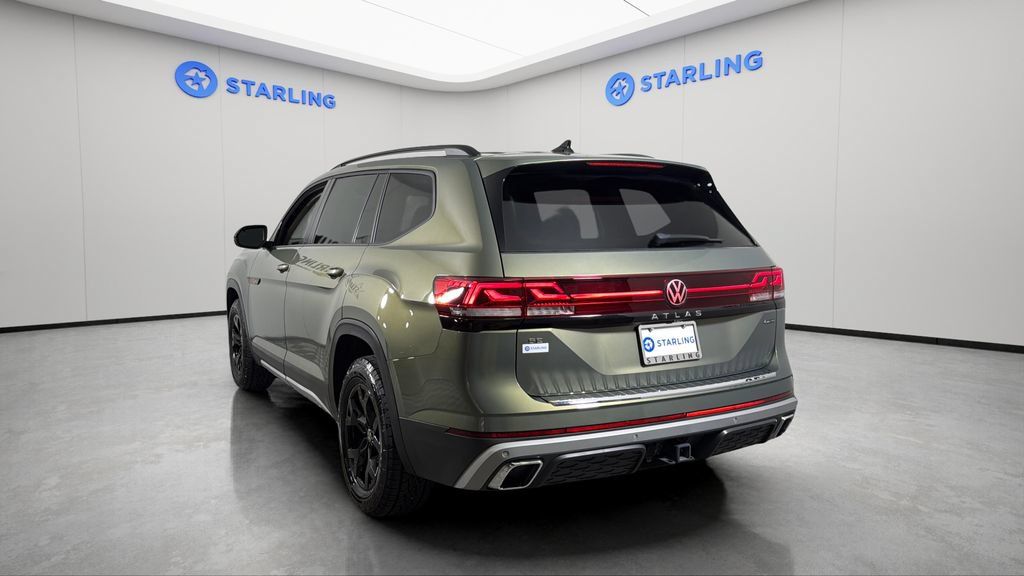 Used 2025 Volkswagen Atlas Peak Edition SE AWD/4WD image 6