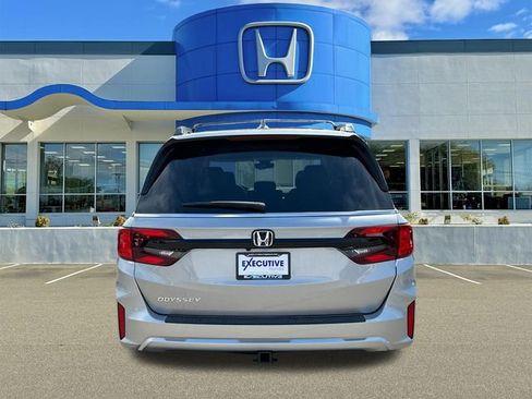New 2026 Honda Odyssey EX-L image 3