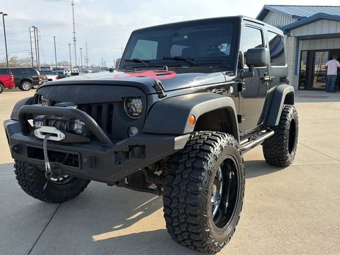 Used 2017 Jeep Wrangler Sport w/ Connectivity Group image 2