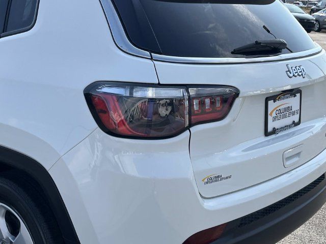 Used 2020 Jeep Compass Latitude FWD image 12