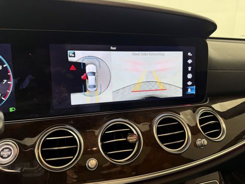 Used 2022 Mercedes-Benz E 450 4MATIC Sedan image 25