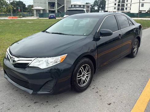 Used 2012 Toyota Camry FWD image 1