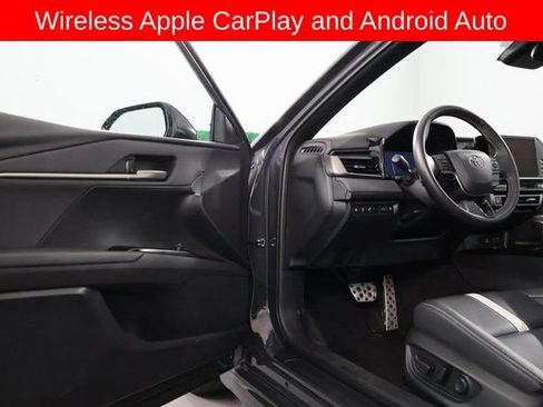 Used 2025 Toyota Camry SE image 10