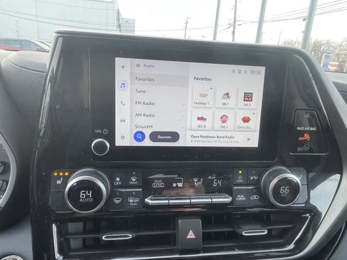 Used 2023 Toyota Highlander XLE image 13