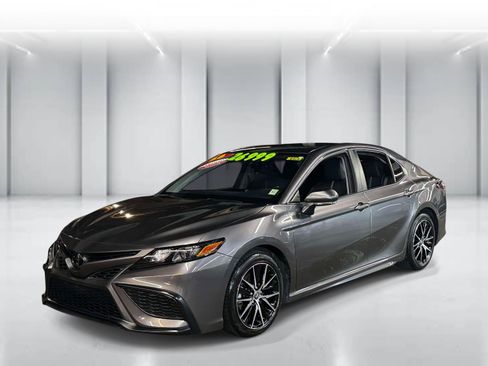 Certified 2023 Toyota Camry SE AWD/4WD image 4