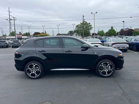 Used 2024 Alfa Romeo Tonale Ti AWD/4WD image 4