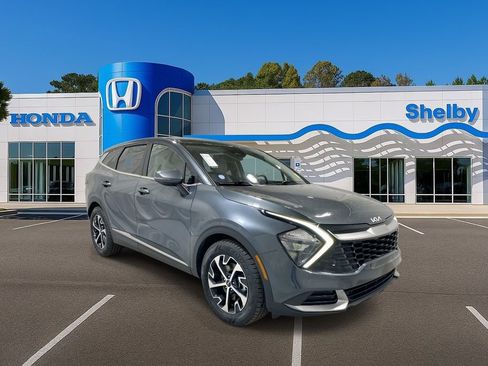 Used 2023 Kia Sportage EX image 2