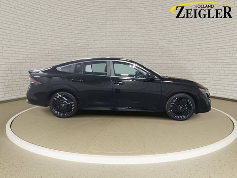 New 2026 Nissan Sentra SR w/ SR Premium Package image 4