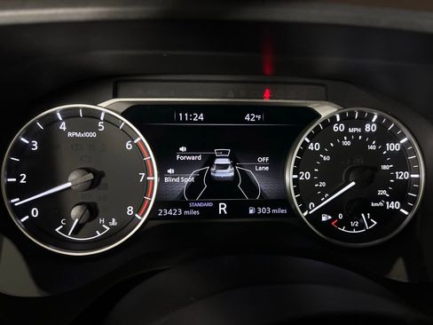 Used 2023 Nissan Rogue SL w/ SL Premium Package image 16