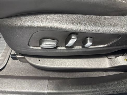 Used 2023 Cadillac XT6 Premium Luxury w/ Technology Package FWD image 16