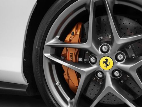 Certified 2024 Ferrari Roma Spider RWD image 12