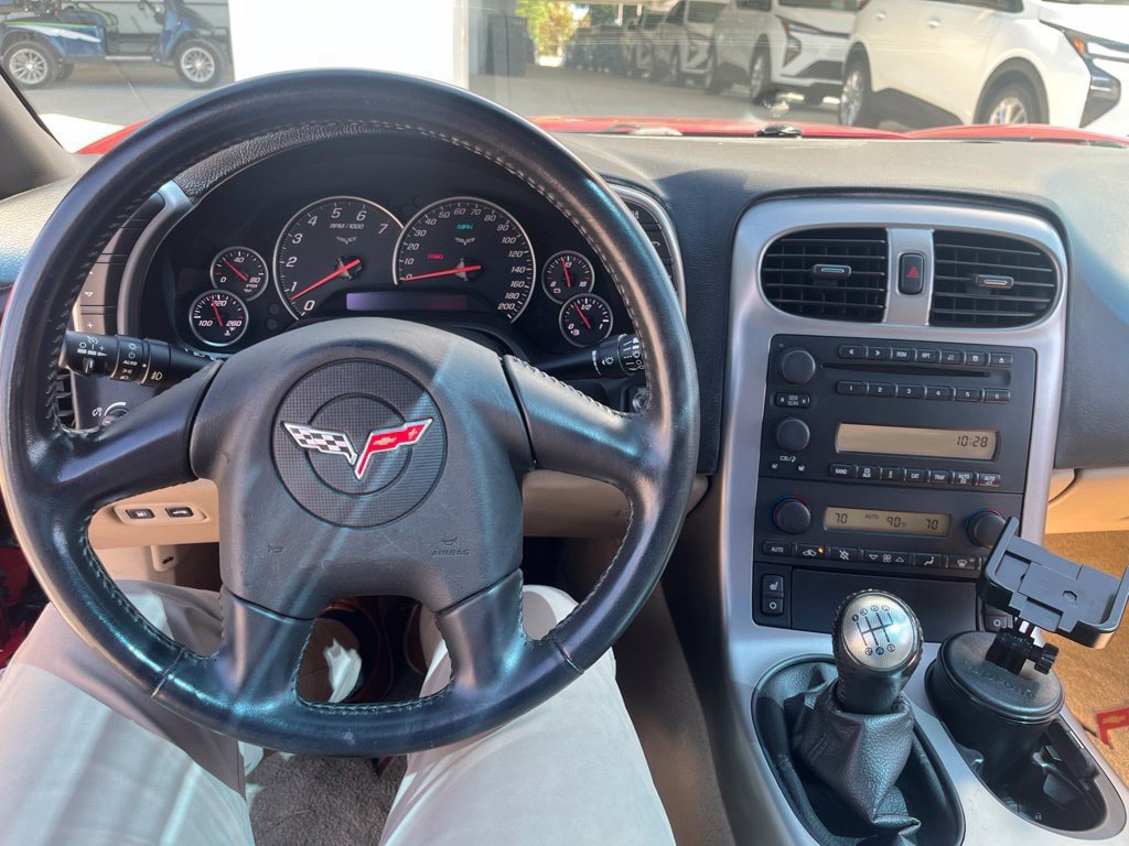 Used 2005 Chevrolet Corvette Coupe w/ Preferred Equipment Group RWD image 20