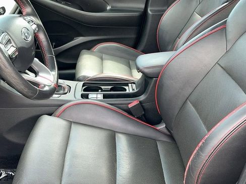 Used 2018 Hyundai Elantra GT Sport image 11