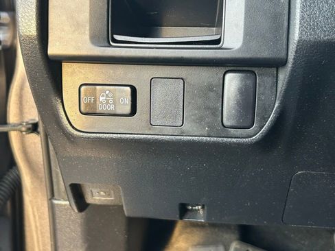 Used 2017 Toyota Tacoma SR5 w/ Tow Package image 17