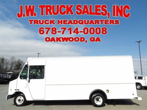 Used 2014 Ford E-350 and Econoline 350 Super Duty w/ A/C Prep Package image 2