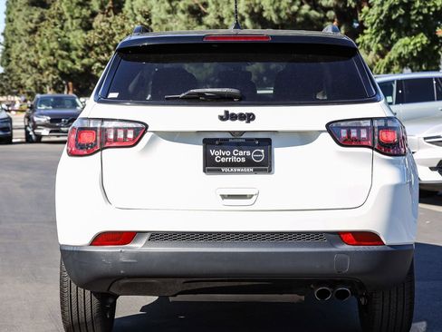 Used 2021 Jeep Compass Latitude image 10