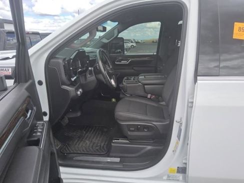 Used 2024 GMC Sierra 3500 SLE w/ SLE Convenience Package AWD/4WD image 3