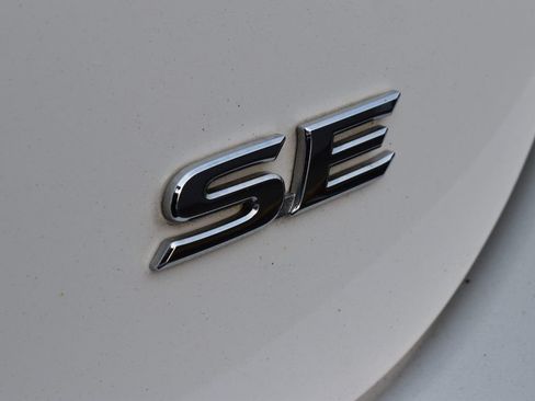 Used 2021 Toyota Camry SE FWD image 39