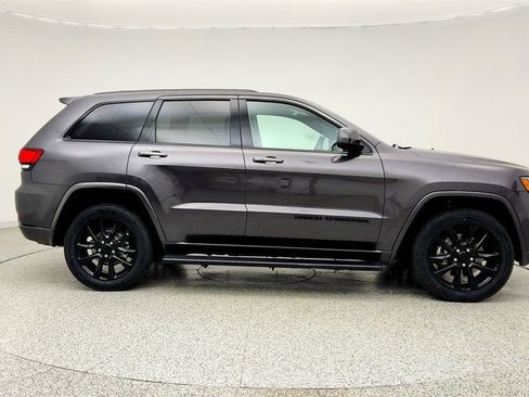 Used 2021 Jeep Grand Cherokee Laredo X AWD/4WD image 4